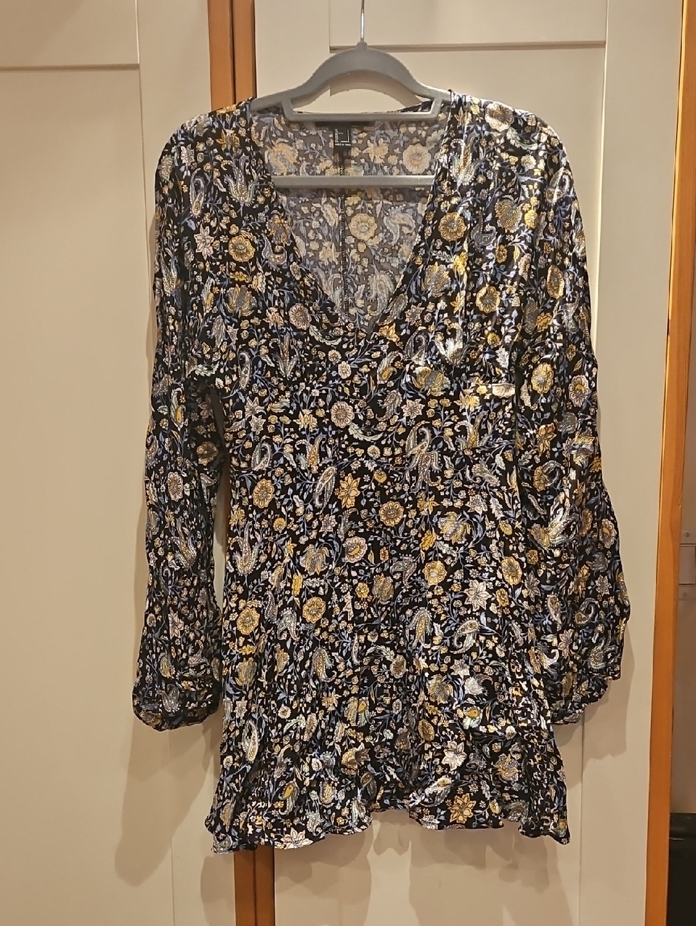 Banana Republic Navy Floral V-Neck Tunic with Gold & Cream Accents